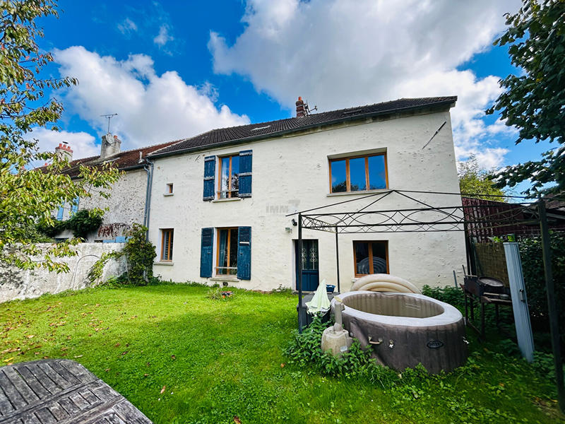 Maison - 216 m² - 6 pièces