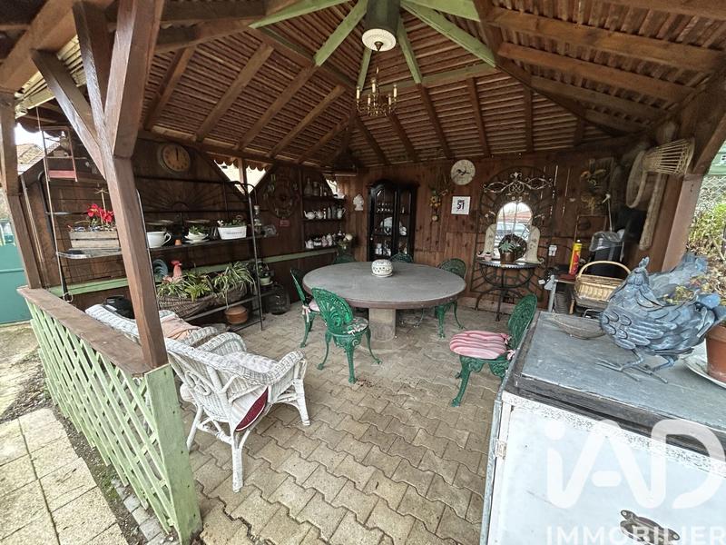 Maison - 255 m² - 16 pièces