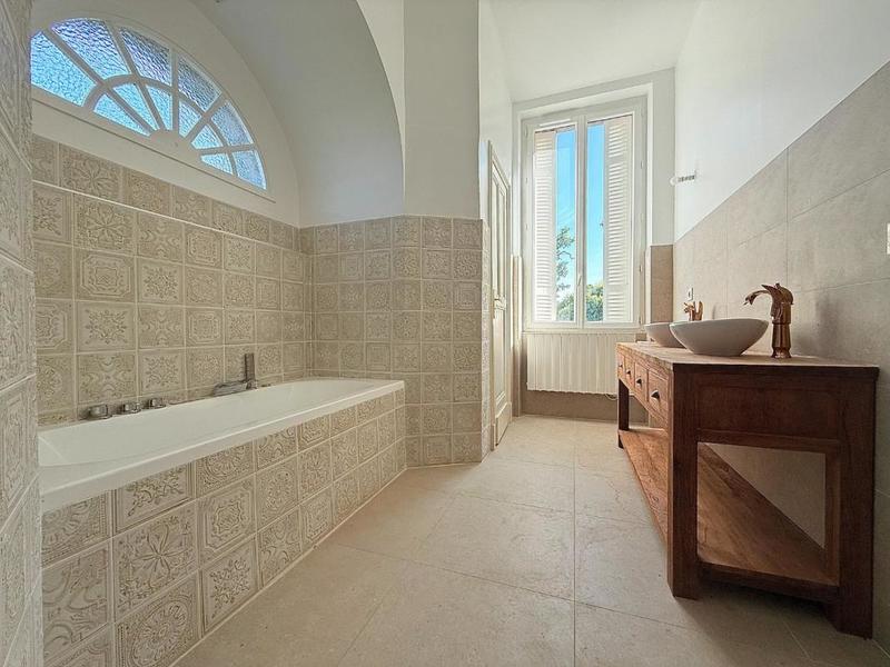 Manoir - 448 m² - 12 pièces