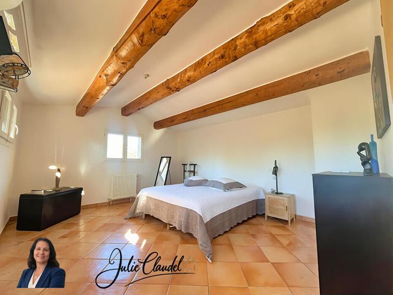 Maison - 274 m² - 9 pièces