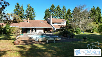 Maison contemporaine - 310 m² - 11 pièces