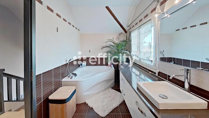 Maison - 145 m² - 5 pièces