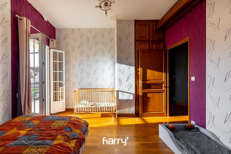 Maison - 350 m² - 13 pièces