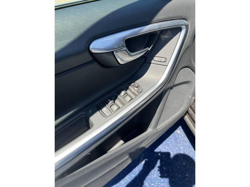 Volvo V60 T5 245 ch Stop&amp;Start Momemtum Geartronic a