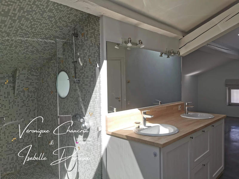 Loft - 181 m² - 5 pièces