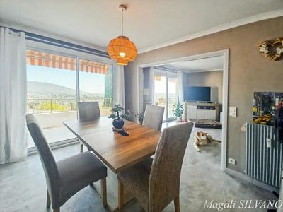 Appartement - 75 m² - 4 pièces