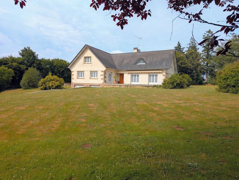 Propriété - 238 m² - 8 pièces