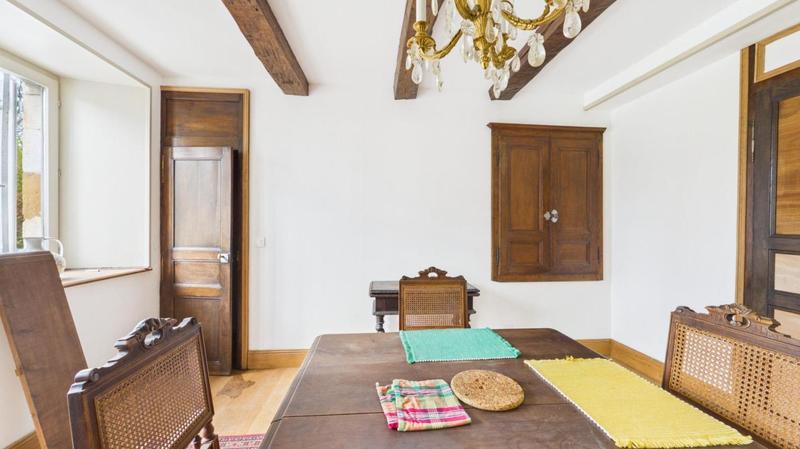 Demeure - 168 m² - 6 pièces