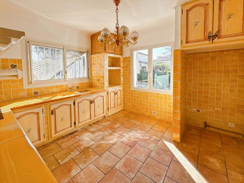 Villa - 300 m² - 5 pièces