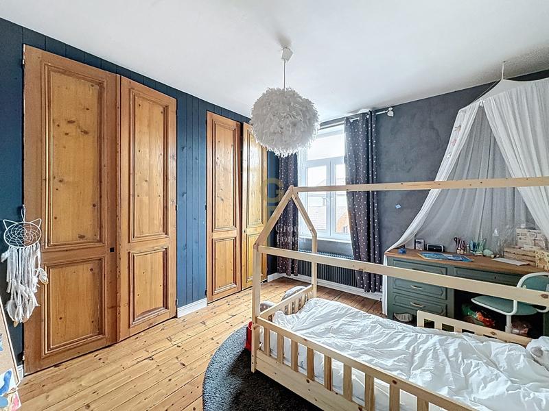 Maison - 170 m² - 8 pièces