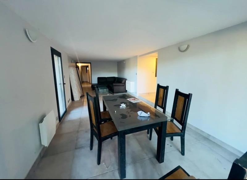 Maison - 281 m² - 12 pièces