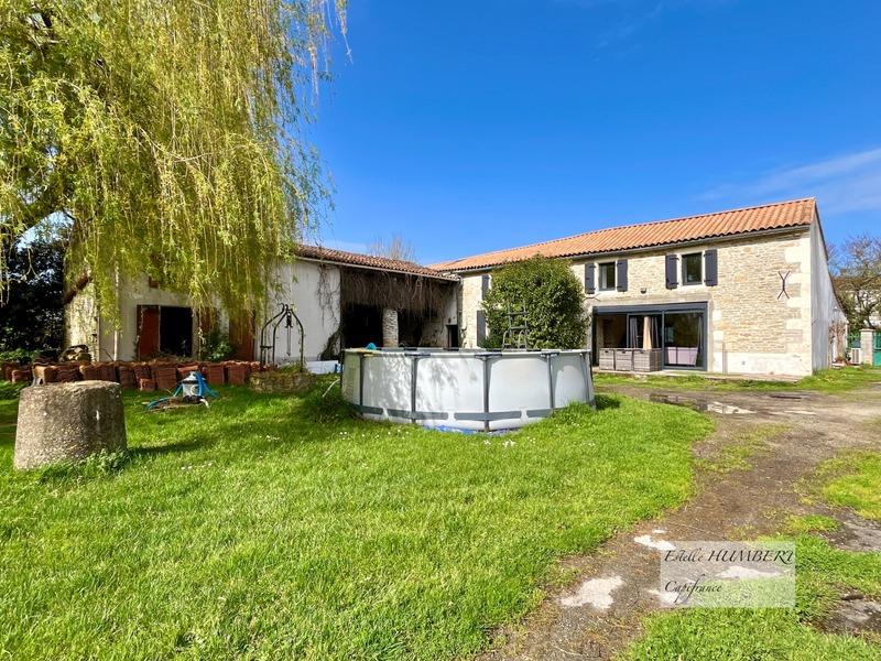 Maison en pierre - 188 m² - 6 pièces