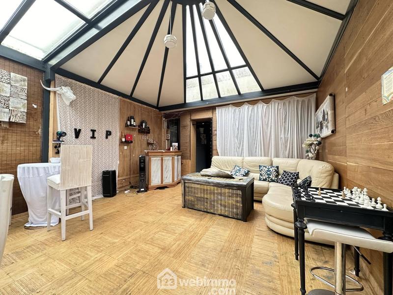 Maison - 196 m² - 8 pièces