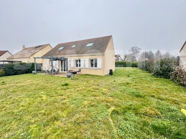 Maison - 99 m² - 6 pièces