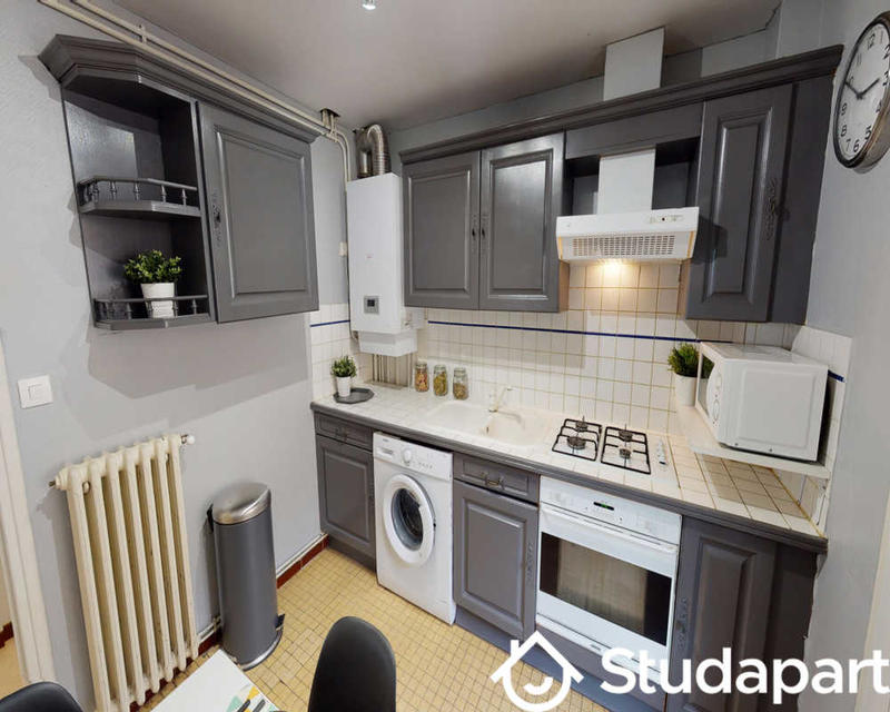 Chambre - 80 m² - 1 pièce