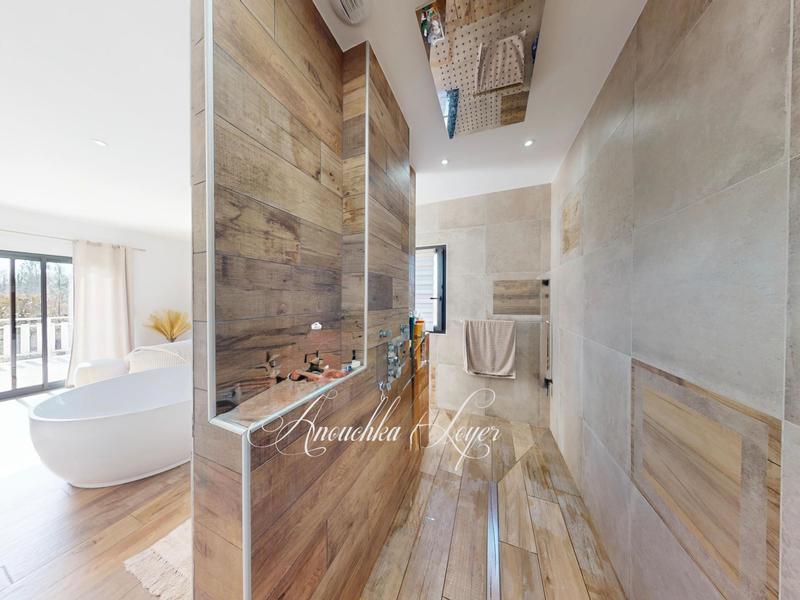 Villa - 286 m² - 11 pièces