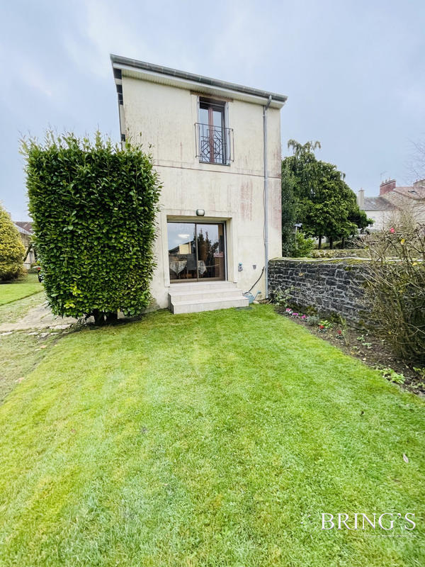 Maison ancienne - 259 m² - 8 pièces