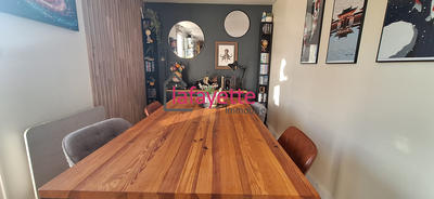 Appartement - 95 m² - 6 pièces