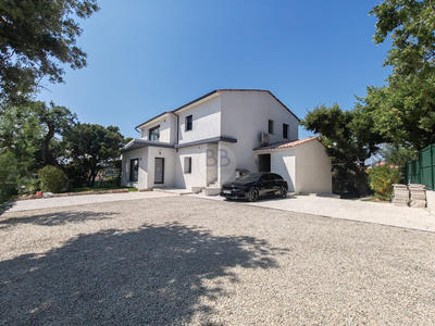 Appartement - 110 m² - 4 pièces