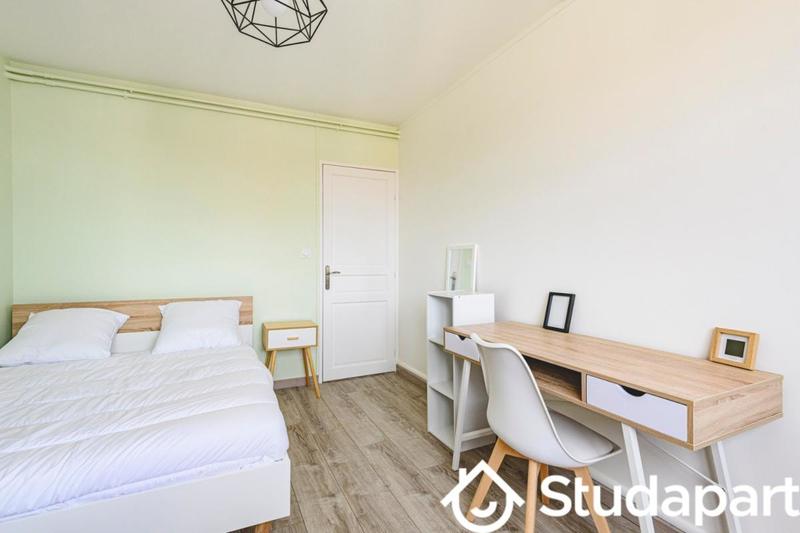 Chambre - 11 m² - 1 pièce