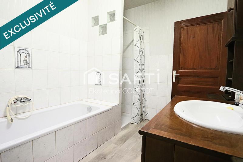 Maison - 233 m² - 9 pièces