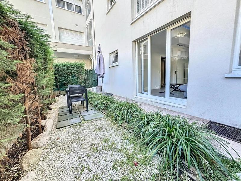 Studio - 24 m² - 1 pièce