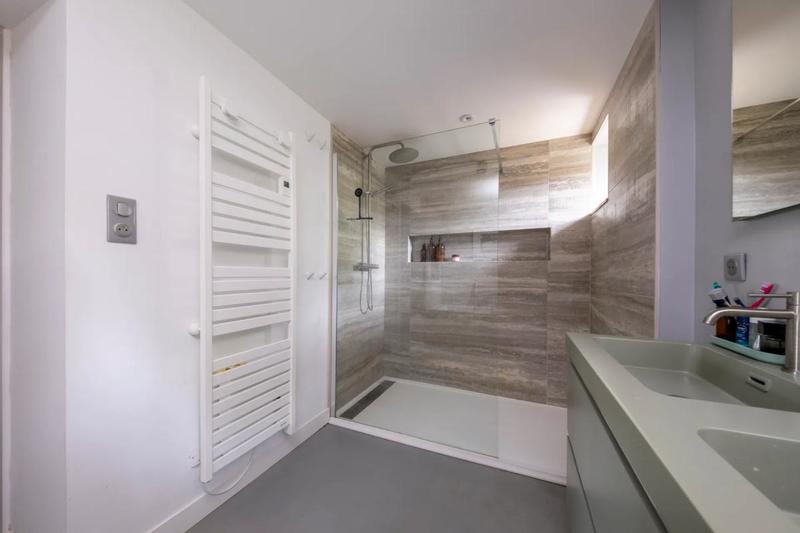 Maison - 202 m² - 6 pièces