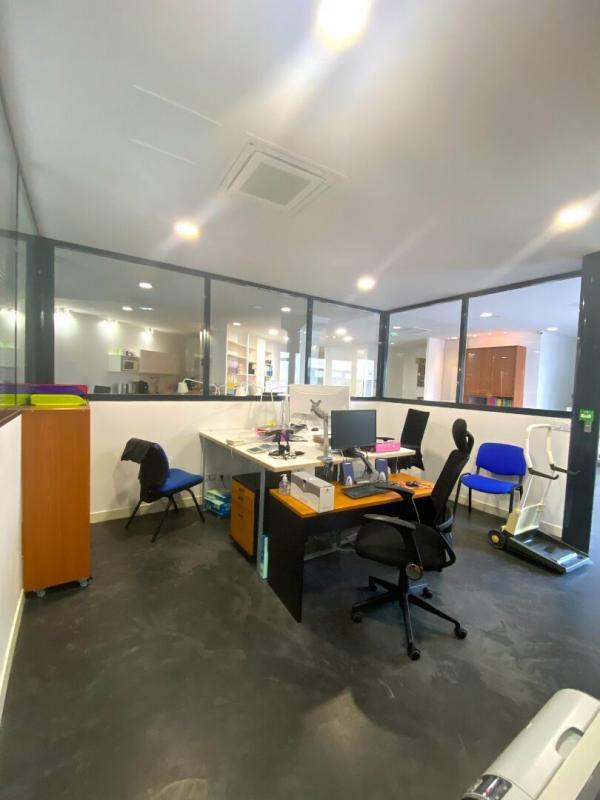 Local commercial - 135 m²