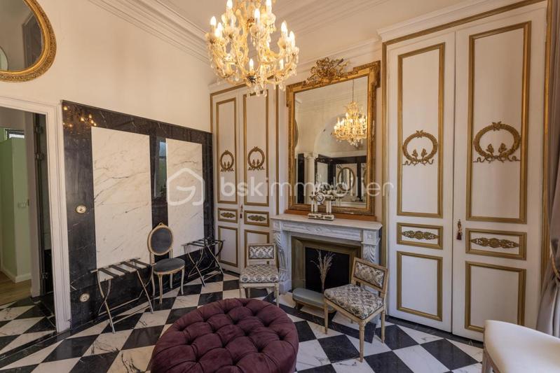 Hôtel particulier - 600 m² - 14 pièces