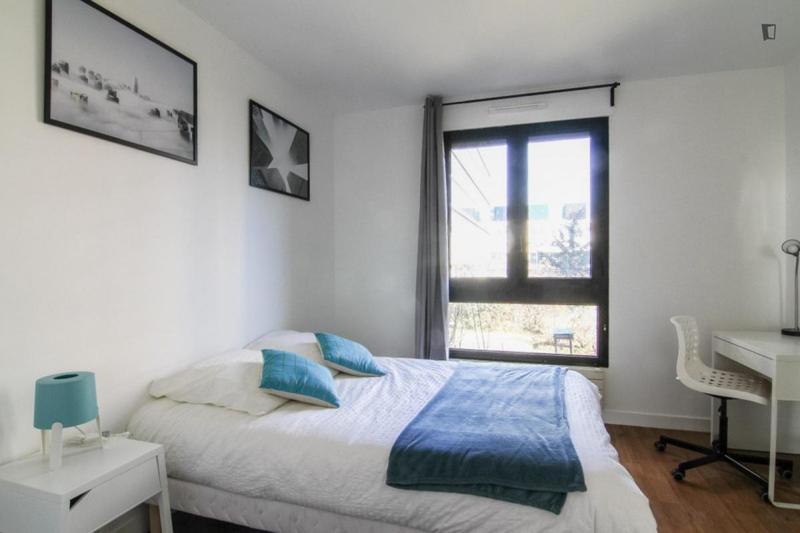 Chambre - 11 m² - 5 pièces