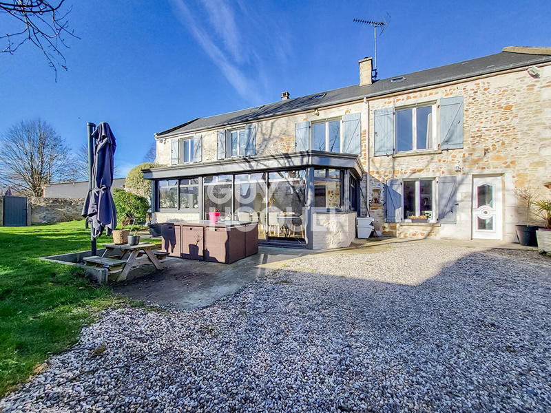 Maison - 180 m² - 7 pièces
