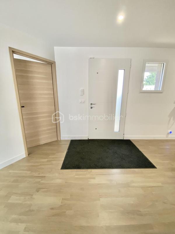 Maison - 233 m² - 7 pièces