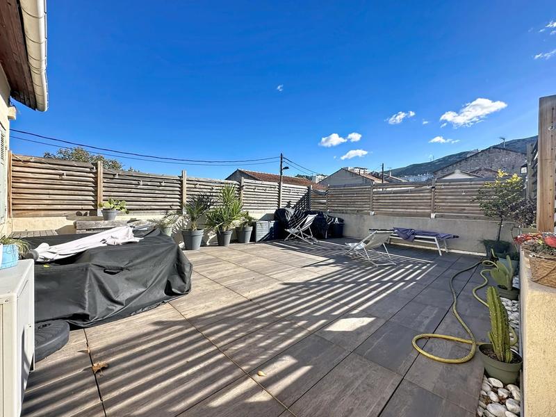 Maison - 110 m² - 4 pièces