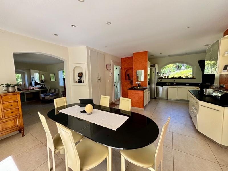 Maison - 156 m² - 6 pièces