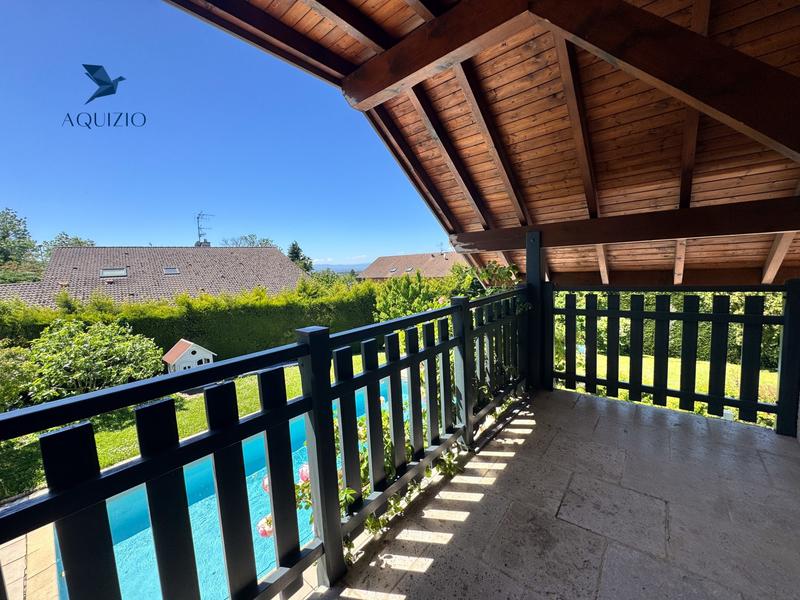 Villa - 261 m² - 8 pièces