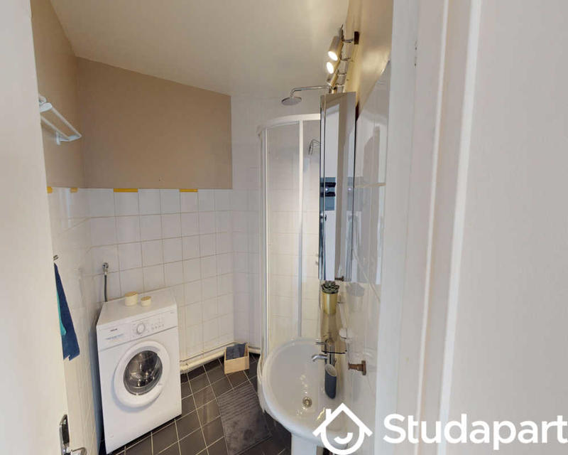 Chambre - 120 m² - 1 pièce