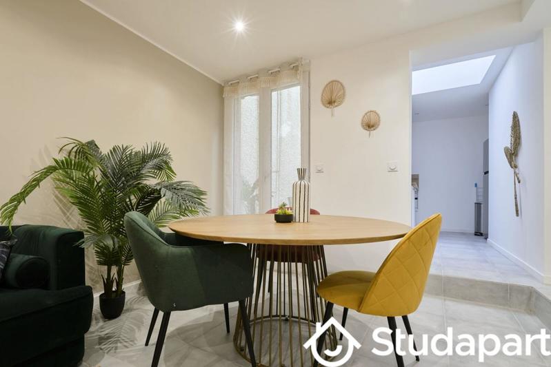 Chambre - 11 m² - 1 pièce