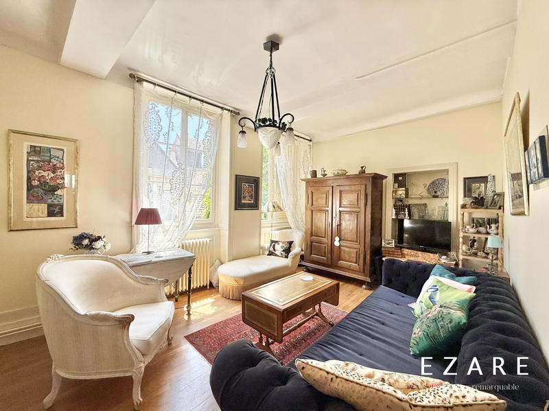 Maison - 470 m² - 15 pièces