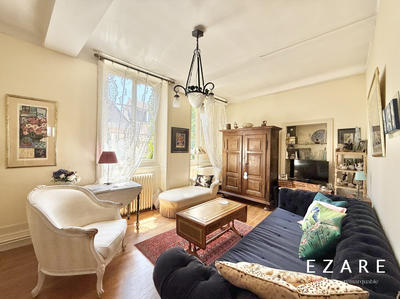 Maison - 470 m² - 15 pièces