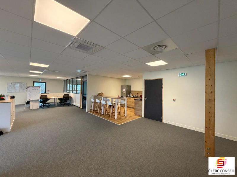 Bureau - 228 m²