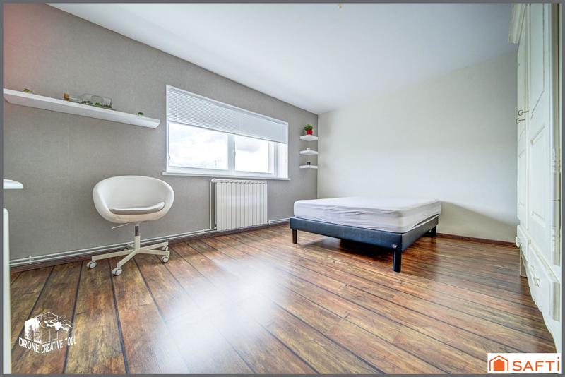 Maison - 221 m² - 7 pièces