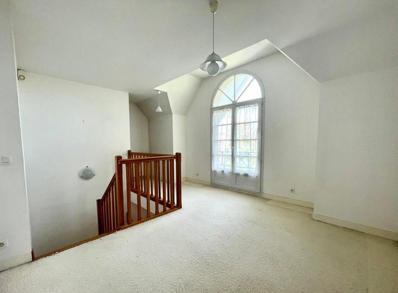 Maison - 280 m² - 9 pièces