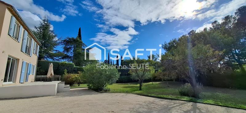 Maison - 177 m² - 6 pièces