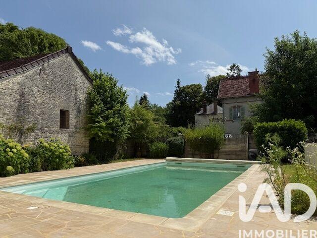 Maison de village - 314 m² - 11 pièces