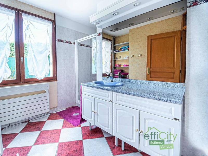 Maison - 250 m² - 9 pièces