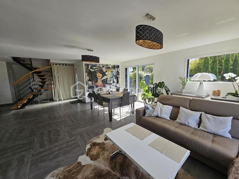 Maison - 162 m² - 6 pièces