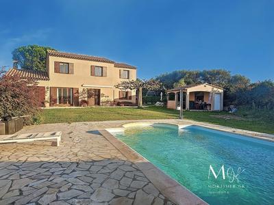 Maison - 180 m² - 8 pièces