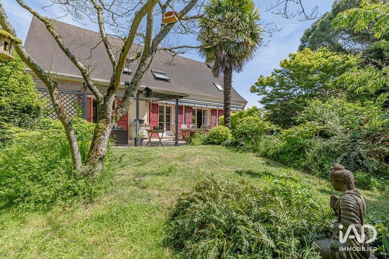 Maison - 225 m² - 6 pièces