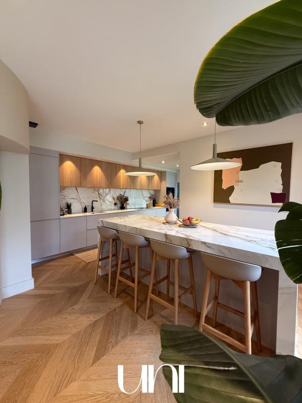 Maison - 230 m² - 6 pièces