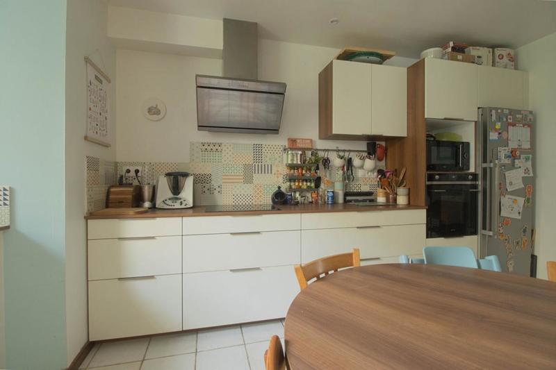 Maison - 235 m² - 10 pièces